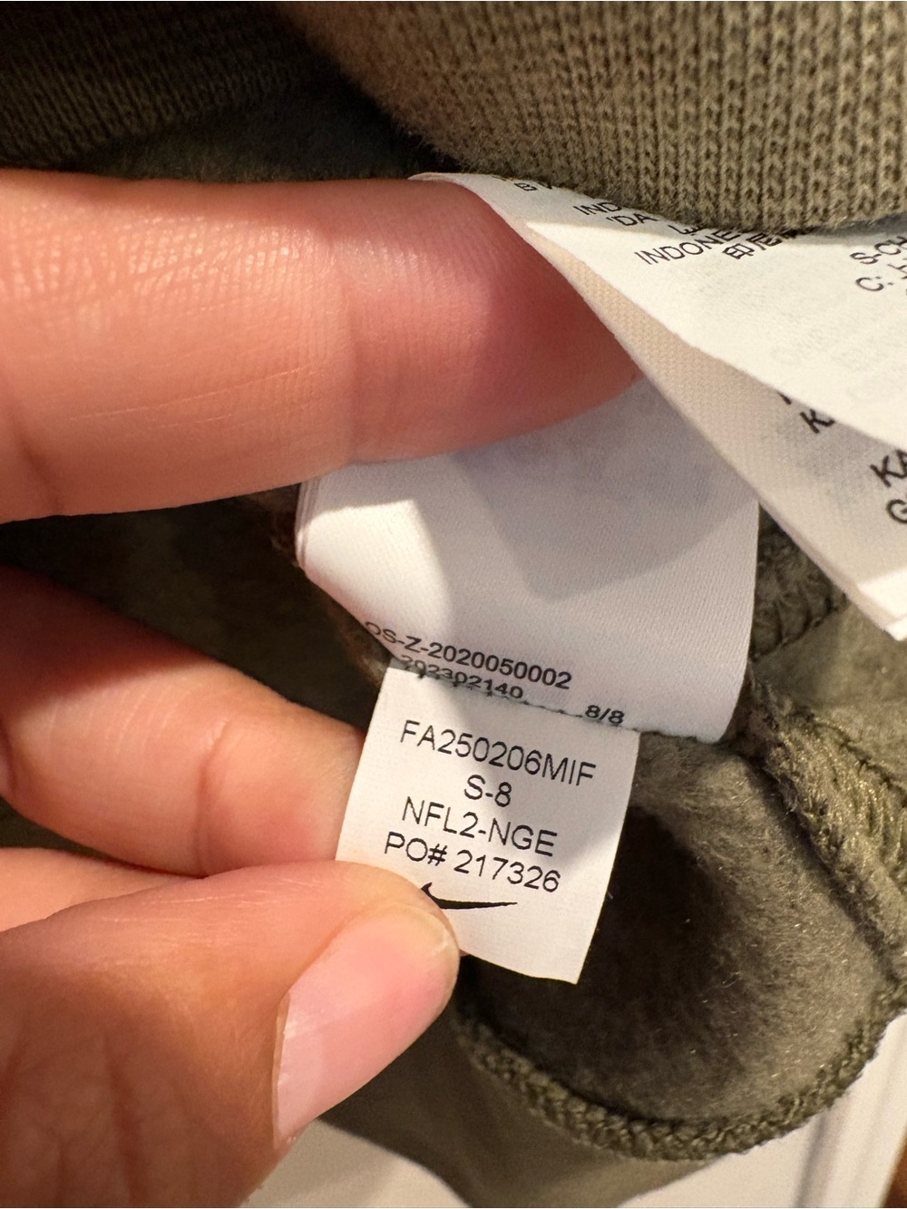 Nike San Francisco 49ers 2025 Salute to Service Club Fleece Hoodie Youth Sizes - Picture 15 of 15